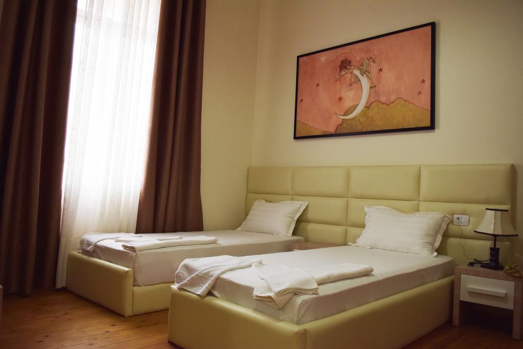 Living Hotel تيرانا المظهر الخارجي الصورة