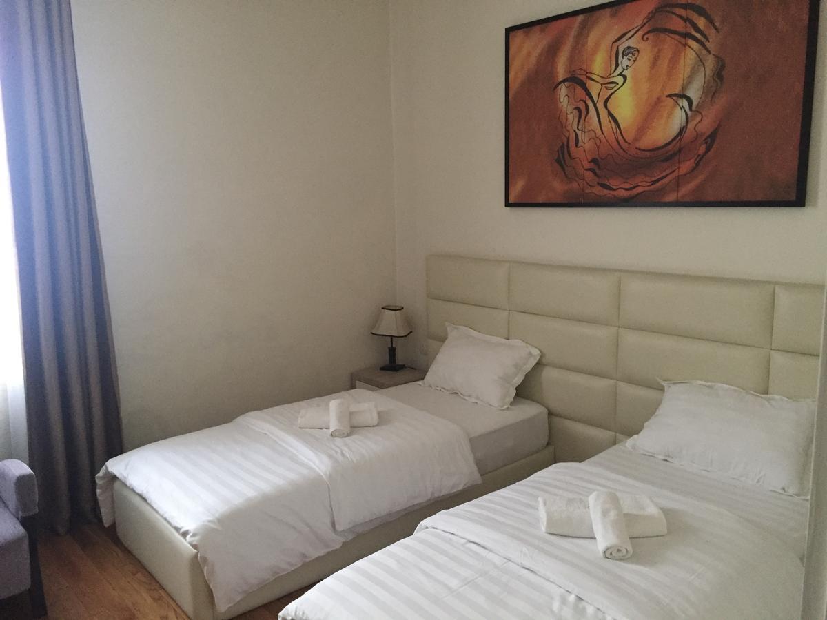 Living Hotel تيرانا المظهر الخارجي الصورة