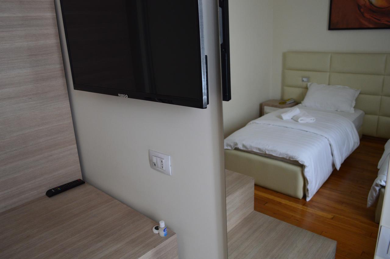 Living Hotel تيرانا المظهر الخارجي الصورة