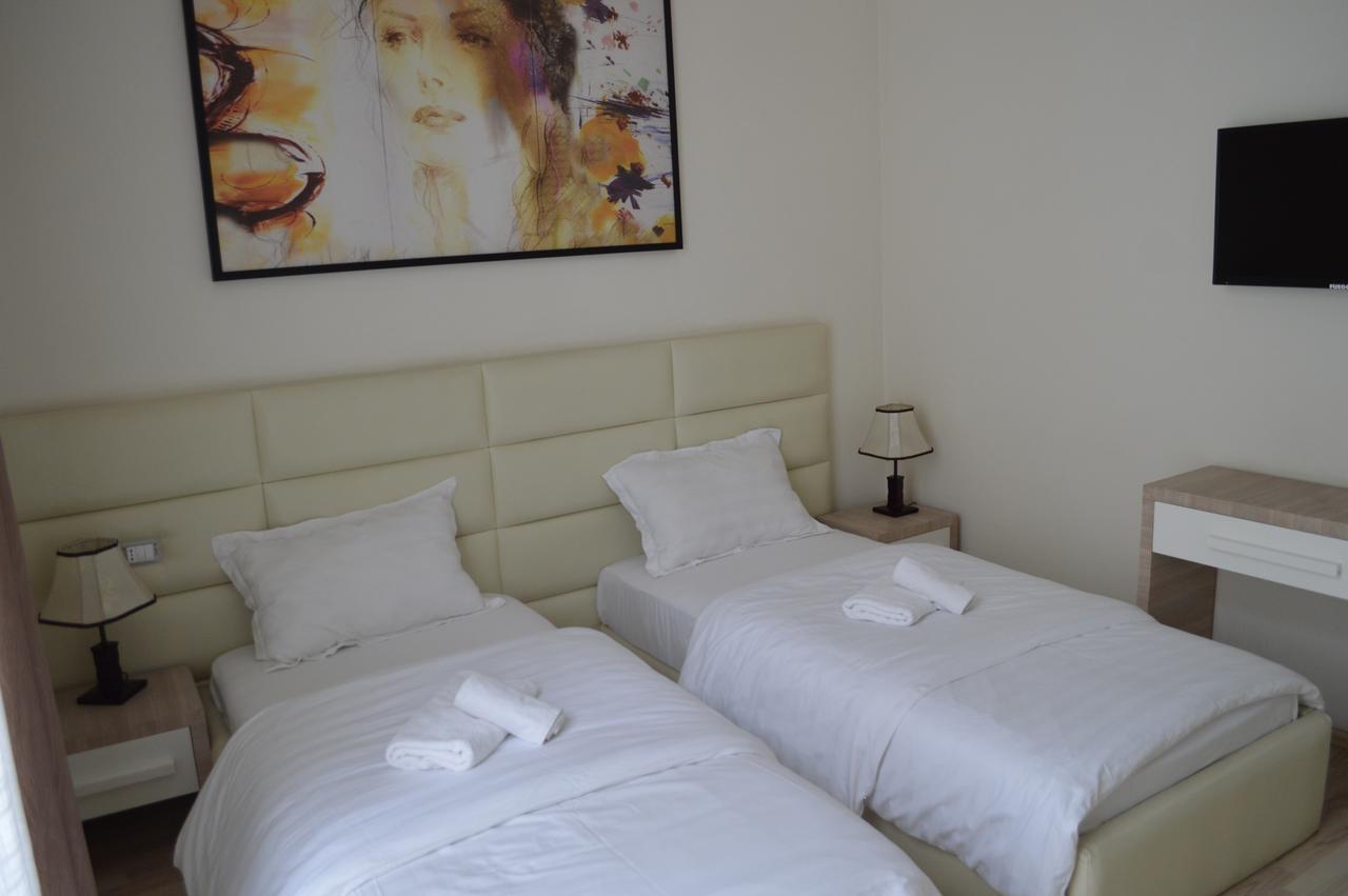 Living Hotel تيرانا المظهر الخارجي الصورة
