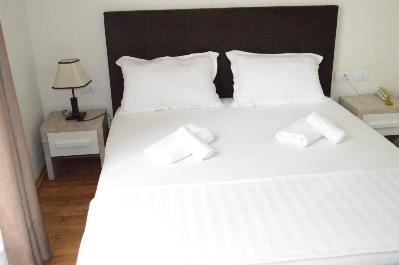 Living Hotel تيرانا المظهر الخارجي الصورة