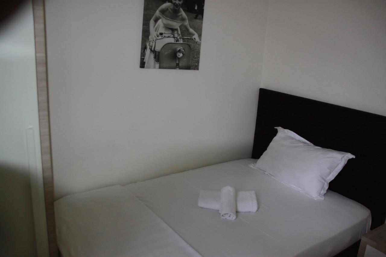 Living Hotel تيرانا المظهر الخارجي الصورة