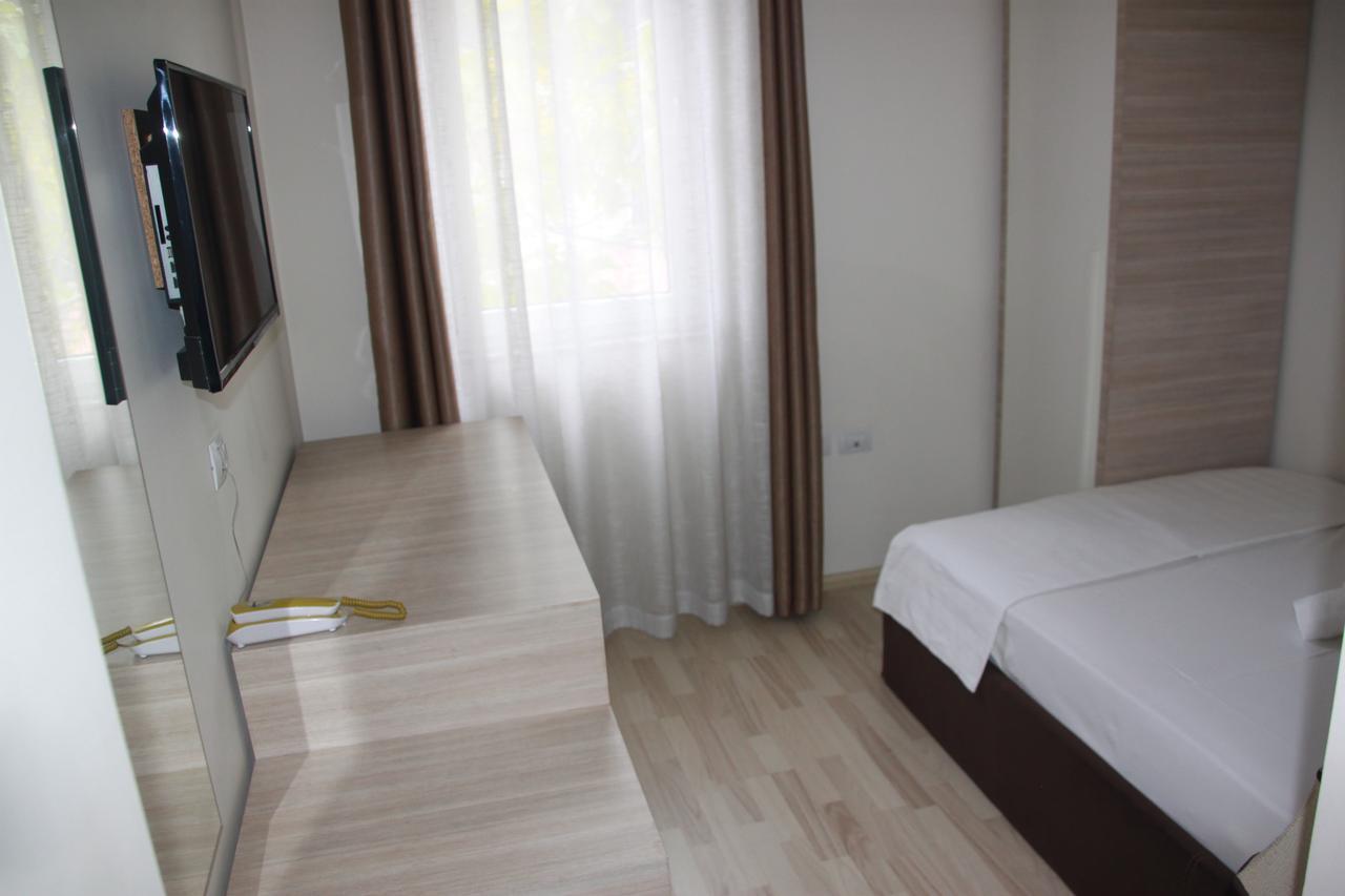 Living Hotel تيرانا المظهر الخارجي الصورة