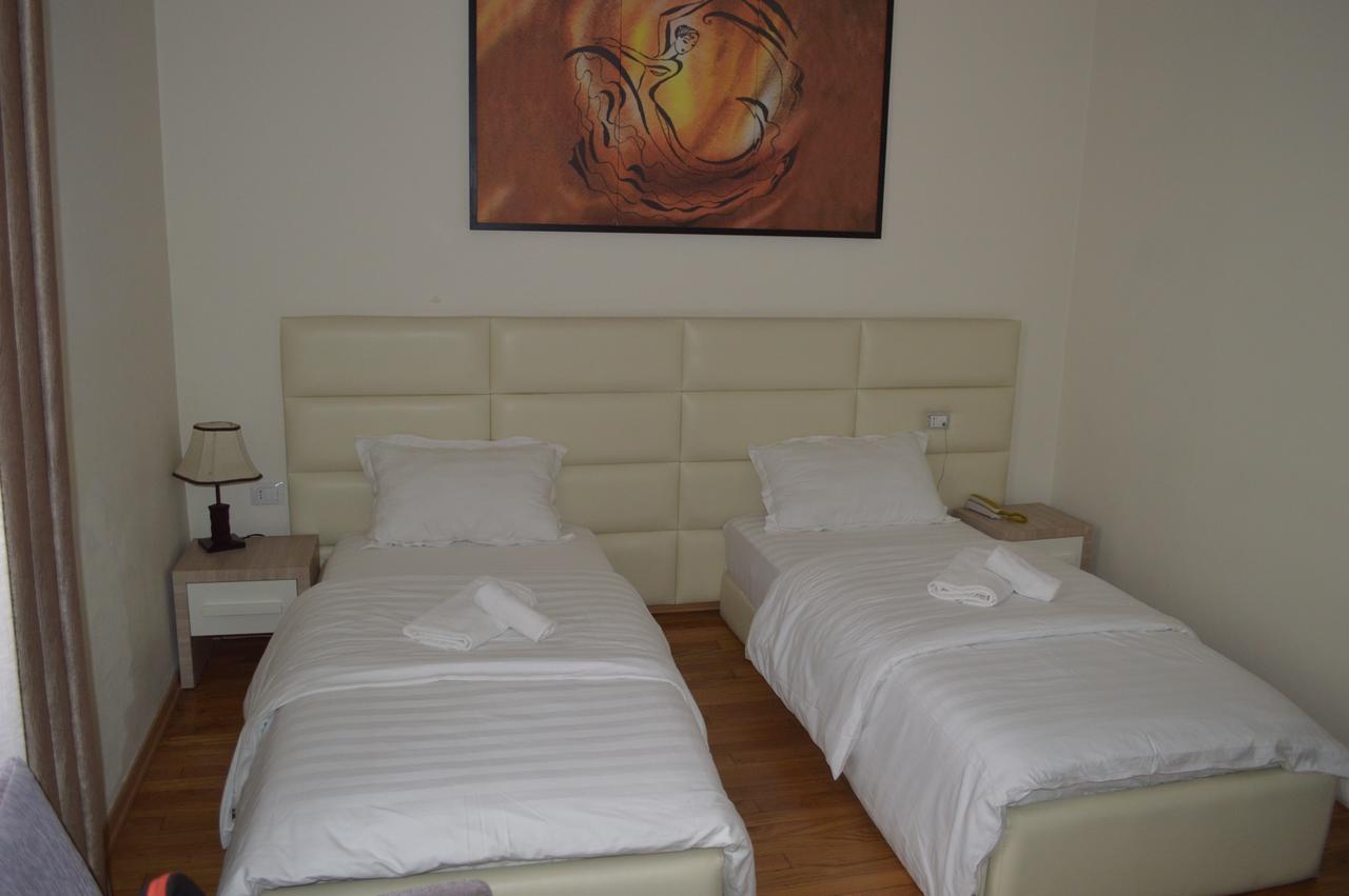 Living Hotel تيرانا المظهر الخارجي الصورة